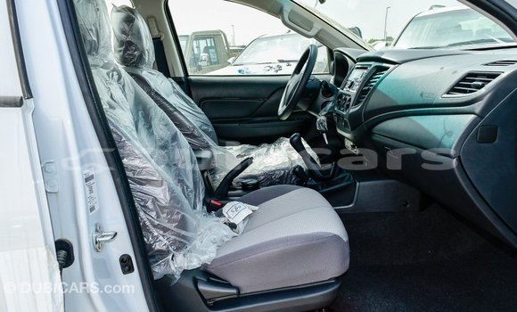 Acheter Import Voiture Mitsubishi L200 Blanc à Import - Dubai, Central Acheter Import Voiture Mitsubishi L200 Blanc à Import - Dubai, Central