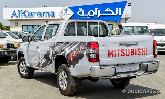 Acheter Import Voiture Mitsubishi L200 Blanc à Import - Dubai, Central Acheter Import Voiture Mitsubishi L200 Blanc à Import - Dubai, Central