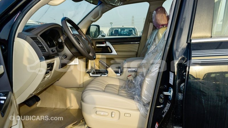 Big with watermark toyota land cruiser central import dubai 6748
