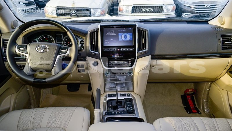 Big with watermark toyota land cruiser central import dubai 6748