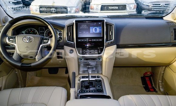 Acheter Import Voiture Toyota Land Cruiser Noir à Import - Dubai, Central Acheter Import Voiture Toyota Land Cruiser Noir à Import - Dubai, Central