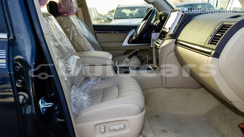Big with watermark toyota land cruiser central import dubai 6748