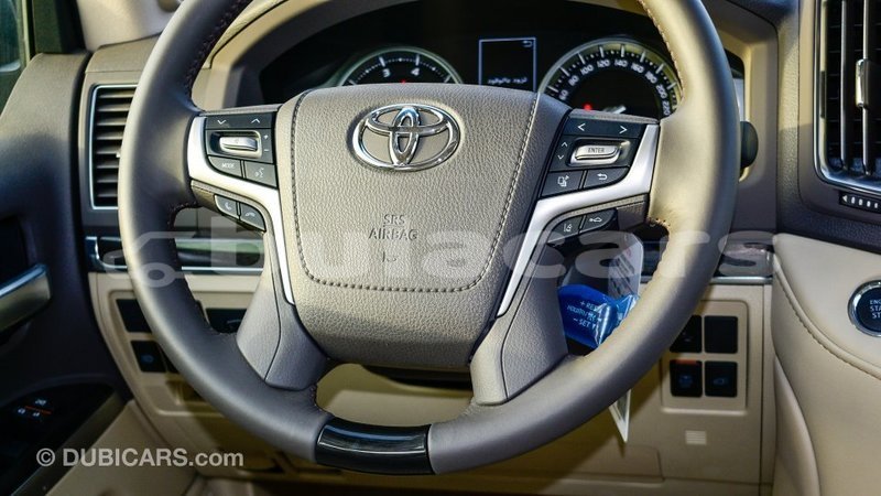 Big with watermark toyota land cruiser central import dubai 6748
