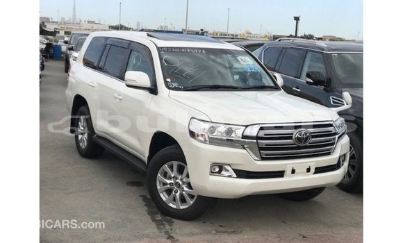 Buy Import Toyota Land Cruiser White Car in Import - Dubai in Central Buy Import Toyota Land Cruiser White Car in Import - Dubai in Central