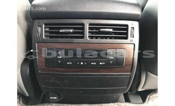 Buy Import Toyota Land Cruiser White Car in Import - Dubai in Central Buy Import Toyota Land Cruiser White Car in Import - Dubai in Central