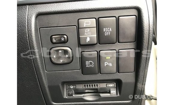Buy Import Toyota Land Cruiser White Car in Import - Dubai in Central Buy Import Toyota Land Cruiser White Car in Import - Dubai in Central