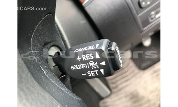 Buy Import Toyota Land Cruiser White Car in Import - Dubai in Central Buy Import Toyota Land Cruiser White Car in Import - Dubai in Central