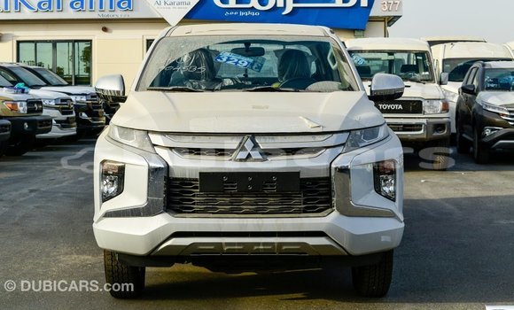 Acheter Import Voiture Mitsubishi L200 Blanc à Import - Dubai, Central Acheter Import Voiture Mitsubishi L200 Blanc à Import - Dubai, Central