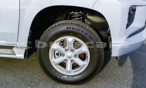 Acheter Import Voiture Mitsubishi L200 Blanc à Import - Dubai, Central Acheter Import Voiture Mitsubishi L200 Blanc à Import - Dubai, Central