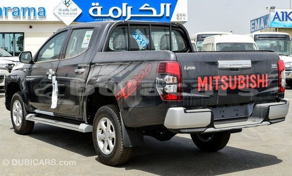 Buy Import Mitsubishi L200 Grey Car in Import - Dubai in Central Buy Import Mitsubishi L200 Grey Car in Import - Dubai in Central