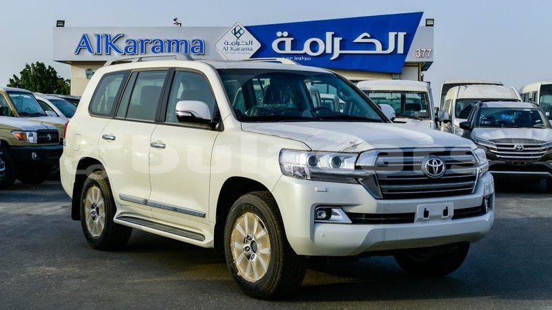 Big with watermark toyota land cruiser central import dubai 6762
