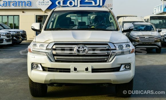 Acheter Import Voiture Toyota Land Cruiser Blanc à Import - Dubai, Central Acheter Import Voiture Toyota Land Cruiser Blanc à Import - Dubai, Central