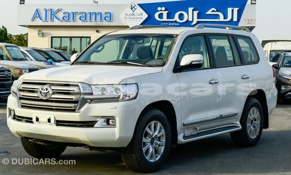 Acheter Import Voiture Toyota Land Cruiser Blanc à Import - Dubai, Central Acheter Import Voiture Toyota Land Cruiser Blanc à Import - Dubai, Central