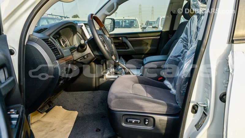 Big with watermark toyota land cruiser central import dubai 6762