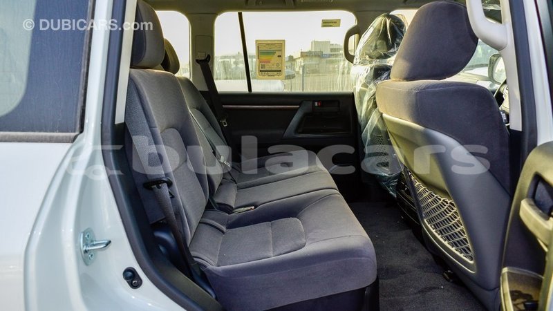 Big with watermark toyota land cruiser central import dubai 6762