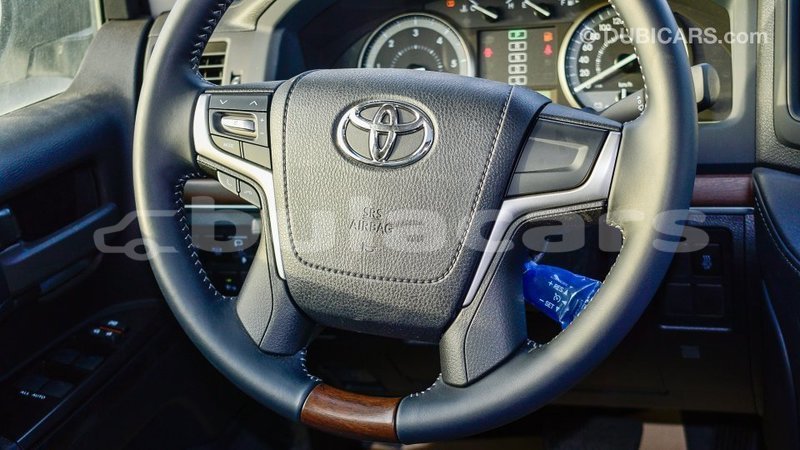 Big with watermark toyota land cruiser central import dubai 6762