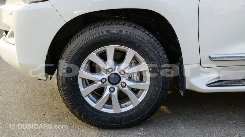 Big with watermark toyota land cruiser central import dubai 6762