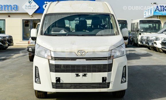 Acheter Import Voiture Toyota Hiace Blanc à Import - Dubai, Central Acheter Import Voiture Toyota Hiace Blanc à Import - Dubai, Central