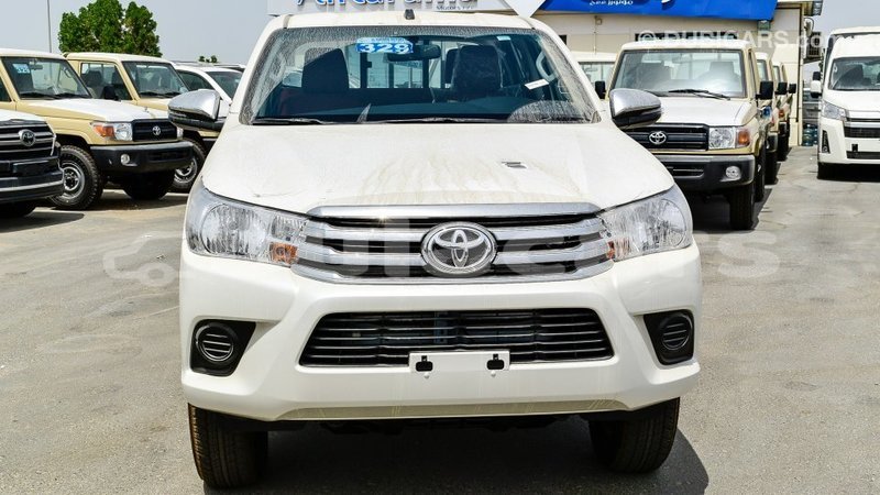 Big with watermark toyota hilux central import dubai 6768