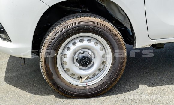 Buy Import Toyota Hilux White Car in Import - Dubai in Central Buy Import Toyota Hilux White Car in Import - Dubai in Central