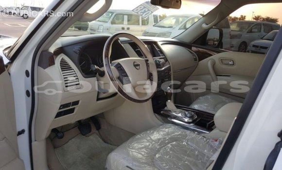 Buy Import Nissan Patrol White Car in Import - Dubai in Central Buy Import Nissan Patrol White Car in Import - Dubai in Central