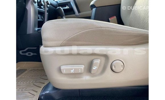 Acheter Import Voiture Toyota 4Runner Blanc à Import - Dubai, Central Acheter Import Voiture Toyota 4Runner Blanc à Import - Dubai, Central