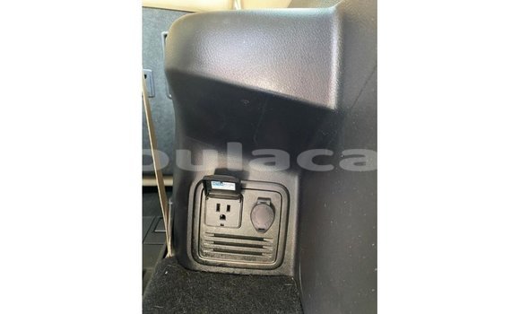 Acheter Import Voiture Toyota 4Runner Blanc à Import - Dubai, Central Acheter Import Voiture Toyota 4Runner Blanc à Import - Dubai, Central