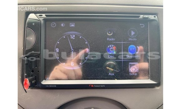 Acheter Import Voiture Nissan Sunny Blanc à Import - Dubai, Central Acheter Import Voiture Nissan Sunny Blanc à Import - Dubai, Central