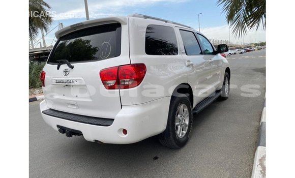 Acheter Import Voiture Toyota Sequoia Blanc à Import - Dubai, Central Acheter Import Voiture Toyota Sequoia Blanc à Import - Dubai, Central