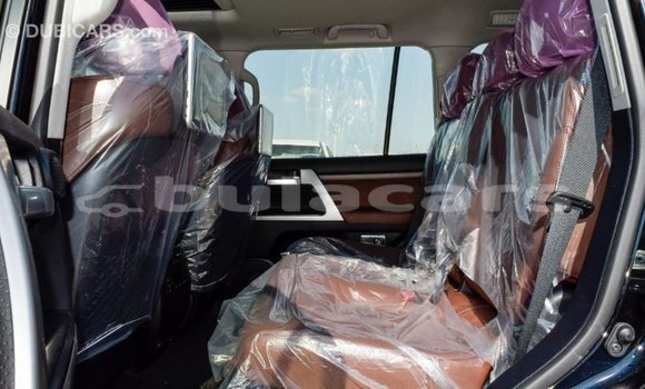 Acheter Import Voiture Toyota Land Cruiser Noir à Import - Dubai, Central Acheter Import Voiture Toyota Land Cruiser Noir à Import - Dubai, Central