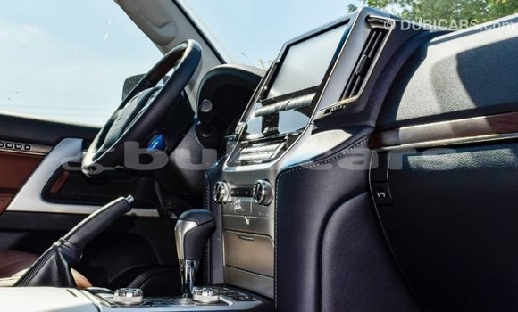 Acheter Import Voiture Toyota Land Cruiser Noir à Import - Dubai, Central Acheter Import Voiture Toyota Land Cruiser Noir à Import - Dubai, Central