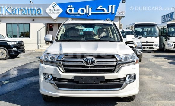 Buy Import Toyota Land Cruiser White Car in Import - Dubai in Central Buy Import Toyota Land Cruiser White Car in Import - Dubai in Central