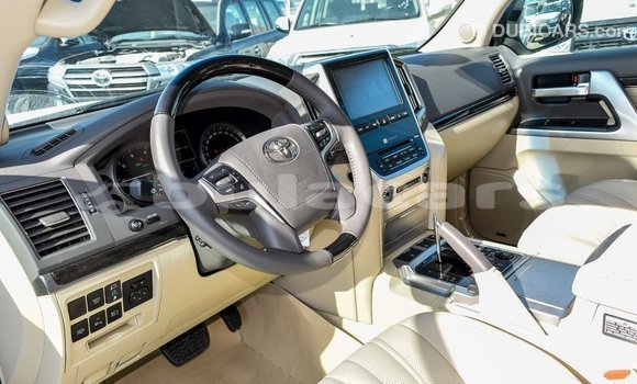 Buy Import Toyota Land Cruiser White Car in Import - Dubai in Central Buy Import Toyota Land Cruiser White Car in Import - Dubai in Central