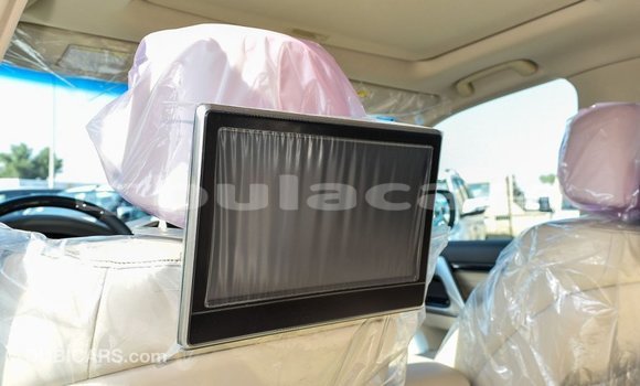 Buy Import Toyota Land Cruiser White Car in Import - Dubai in Central Buy Import Toyota Land Cruiser White Car in Import - Dubai in Central