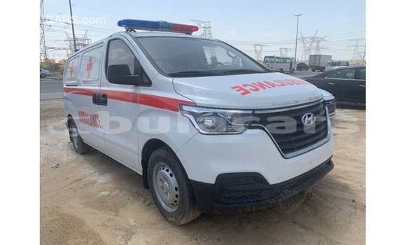 Acheter Import Voiture Hyundai Accent Blanc à Import - Dubai, Central Acheter Import Voiture Hyundai Accent Blanc à Import - Dubai, Central