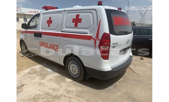 Acheter Import Voiture Hyundai Accent Blanc à Import - Dubai, Central Acheter Import Voiture Hyundai Accent Blanc à Import - Dubai, Central