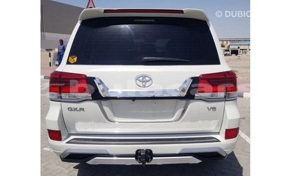 Buy Import Toyota Land Cruiser White Car in Import - Dubai in Central Buy Import Toyota Land Cruiser White Car in Import - Dubai in Central