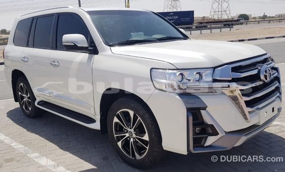 Buy Import Toyota Land Cruiser White Car in Import - Dubai in Central Buy Import Toyota Land Cruiser White Car in Import - Dubai in Central