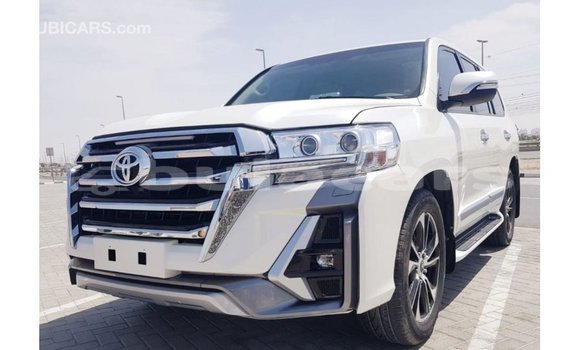 Buy Import Toyota Land Cruiser White Car in Import - Dubai in Central Buy Import Toyota Land Cruiser White Car in Import - Dubai in Central