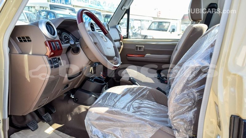 Big with watermark toyota land cruiser central import dubai 6800