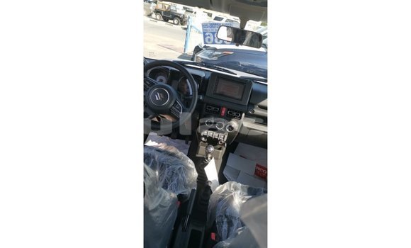 Acheter Import Voiture Suzuki Jimny Vert à Import - Dubai, Central Acheter Import Voiture Suzuki Jimny Vert à Import - Dubai, Central