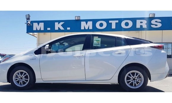 Buy Import Toyota Prius White Car in Import - Dubai in Central Buy Import Toyota Prius White Car in Import - Dubai in Central