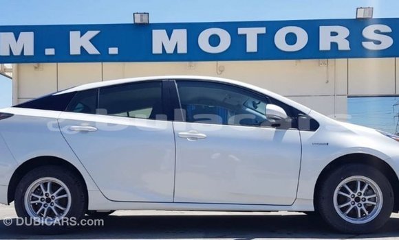 Buy Import Toyota Prius White Car in Import - Dubai in Central Buy Import Toyota Prius White Car in Import - Dubai in Central