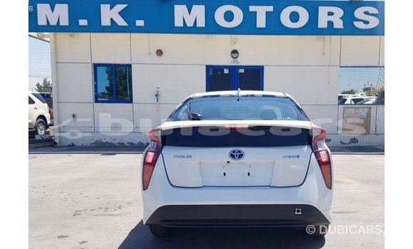 Buy Import Toyota Prius White Car in Import - Dubai in Central Buy Import Toyota Prius White Car in Import - Dubai in Central