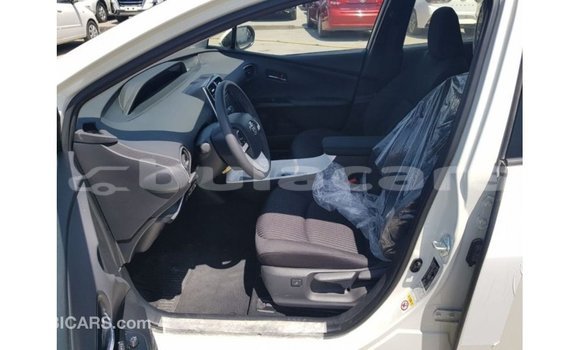Buy Import Toyota Prius White Car in Import - Dubai in Central Buy Import Toyota Prius White Car in Import - Dubai in Central