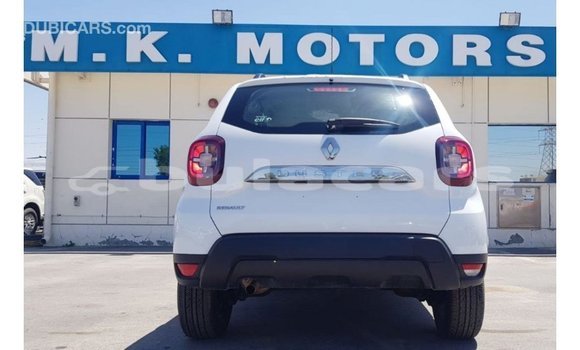 Acheter Import Voiture Renault 19 Blanc à Import - Dubai, Central Acheter Import Voiture Renault 19 Blanc à Import - Dubai, Central