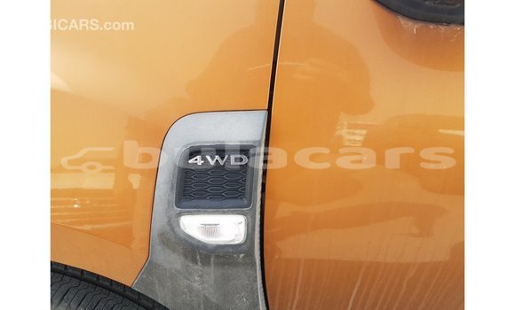 Buy Import Renault 19 Green Car in Import - Dubai in Central Buy Import Renault 19 Green Car in Import - Dubai in Central