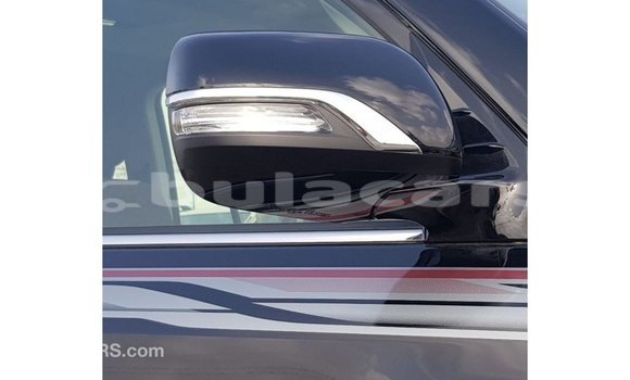 Acheter Import Voiture Toyota Land Cruiser Noir à Import - Dubai, Central Acheter Import Voiture Toyota Land Cruiser Noir à Import - Dubai, Central