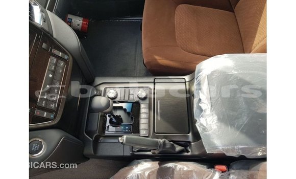 Acheter Import Voiture Toyota Land Cruiser Noir à Import - Dubai, Central Acheter Import Voiture Toyota Land Cruiser Noir à Import - Dubai, Central