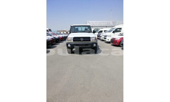 Buy Import Toyota Land Cruiser Beige Car in Import - Dubai in Central Buy Import Toyota Land Cruiser Beige Car in Import - Dubai in Central